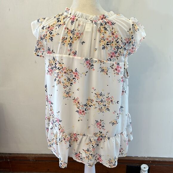Monteau cream floral ruffle cap sleeve and neckline blouse Size L EUC - Picture 5 of 9